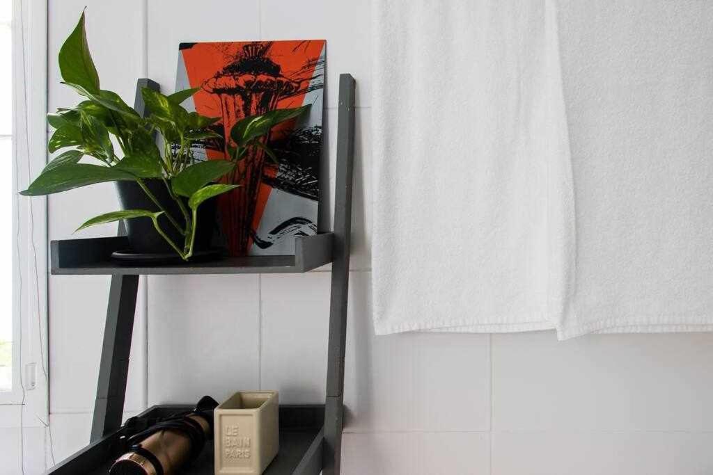 Lujoso Apartamento Con Patio En Triana Sevilla Luaran gambar