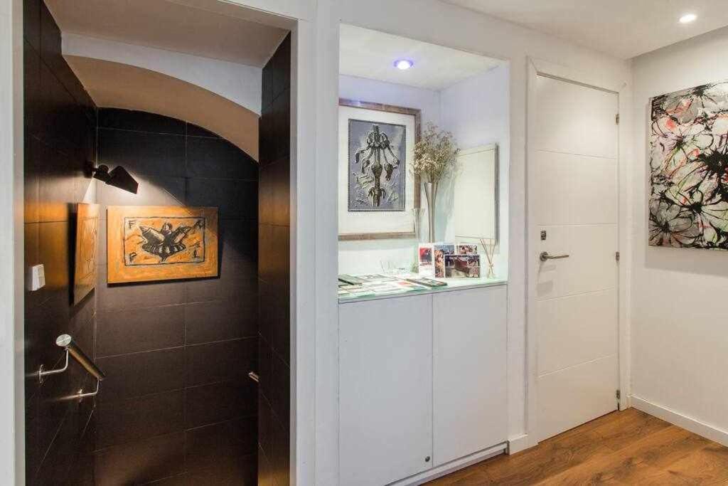 Lujoso Apartamento Con Patio En Triana Sevilla Luaran gambar