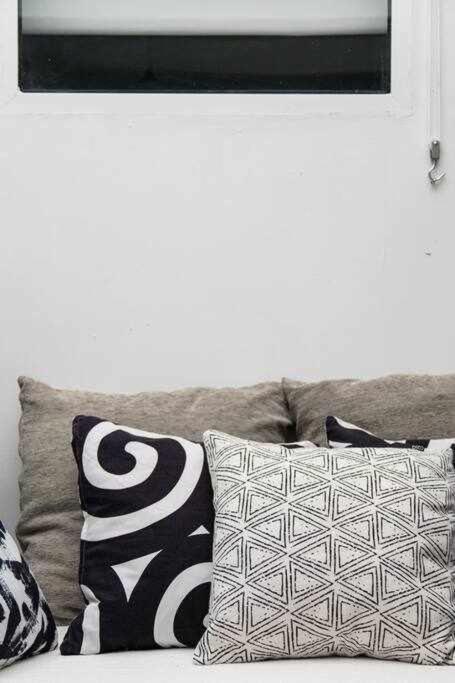 Lujoso Apartamento Con Patio En Triana Sevilla Luaran gambar
