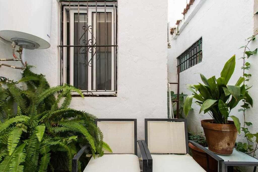 Lujoso Apartamento Con Patio En Triana Sevilla Luaran gambar