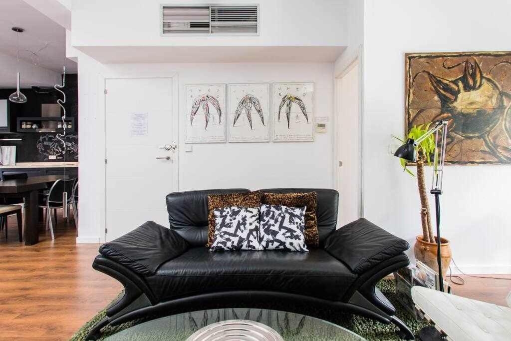 Lujoso Apartamento Con Patio En Triana Sevilla Luaran gambar